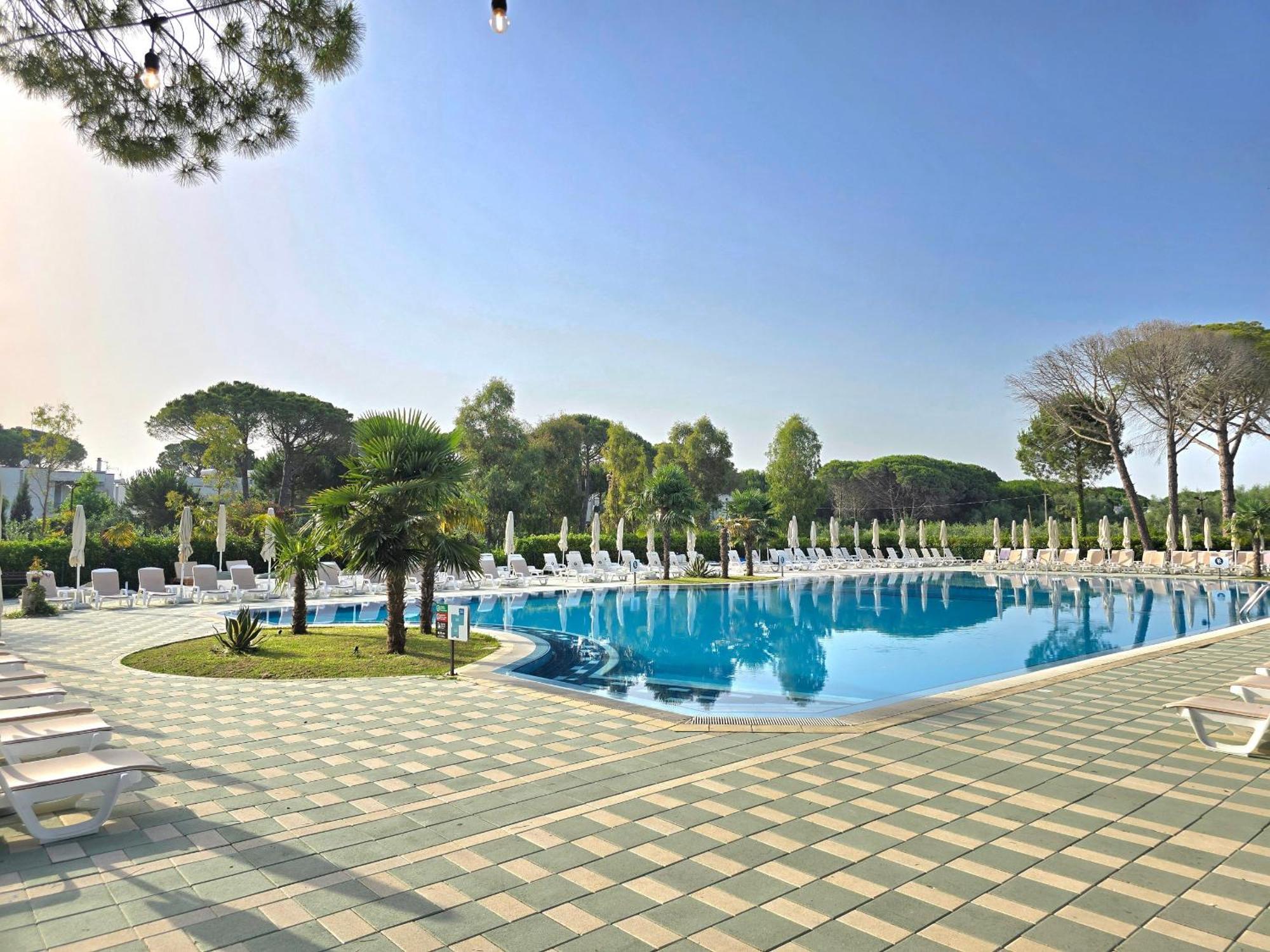Modern Villas At Perla Resort Durres Exterior photo